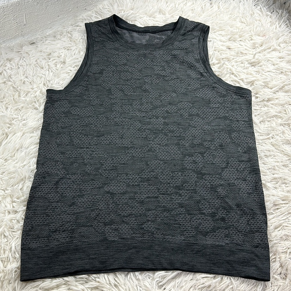Lululemon Breeze By Muscle Tank Polar Spots Titanium / Black